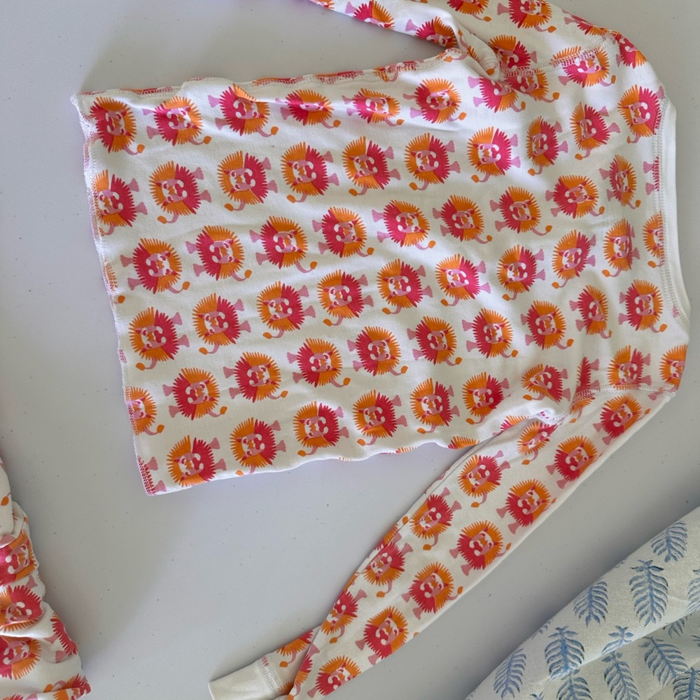 Colorful Heart Pattern Pajama Set - Picture 3 of 5